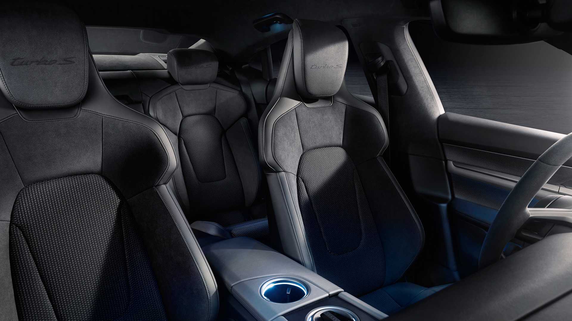 https://gcc-1307444343.cos.accelerate.myqcloud.com/images/b7b998/r_960x540/generations/generation_6496d73894295_porsche-taycan-interior-front-seats.jpg