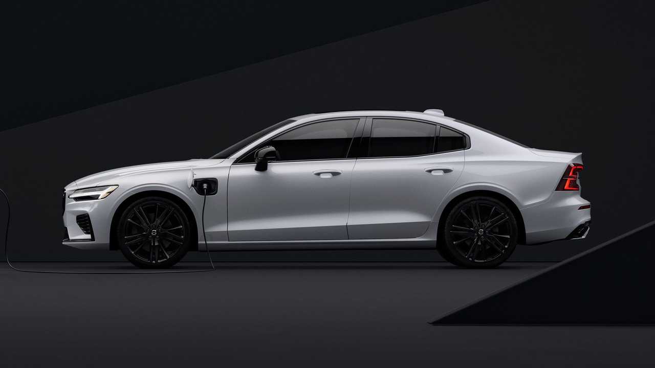 https://gcc-1307444343.cos.accelerate.myqcloud.com/images/bedcf2/r_960x540/generations/generation_64e8524acce9b_volvo_s60_black_edition_2022.jpg