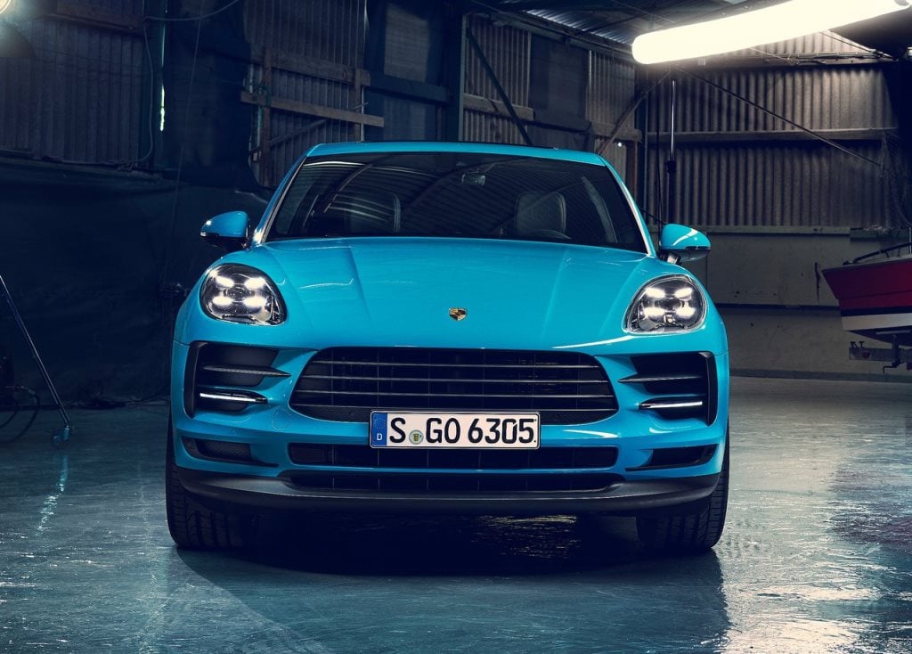 https://gcc-1307444343.cos.accelerate.myqcloud.com/images/c2ae45/r_960x540/generations/generation_64a122b682b63_porsche-macan-exterior-front.jpg