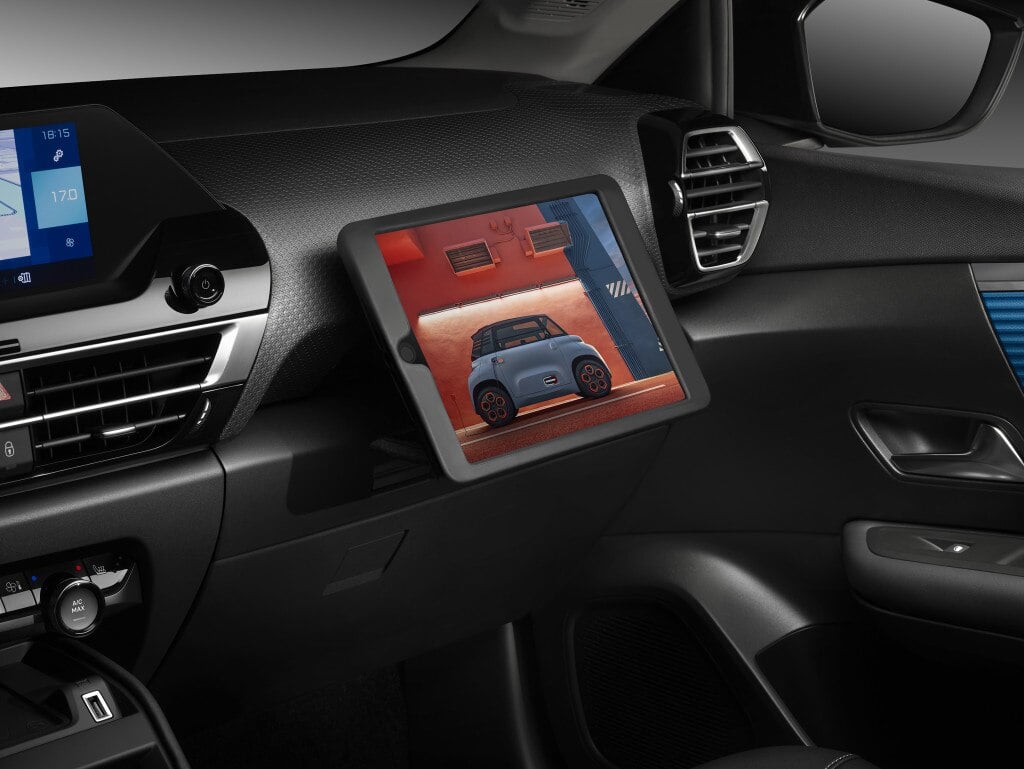 https://gcc-1307444343.cos.accelerate.myqcloud.com/images/c5d8a7/r_960x540/generations/generation_64a3c72a431e4_citroen-c4-interior-front-entertainment-screen.jpg