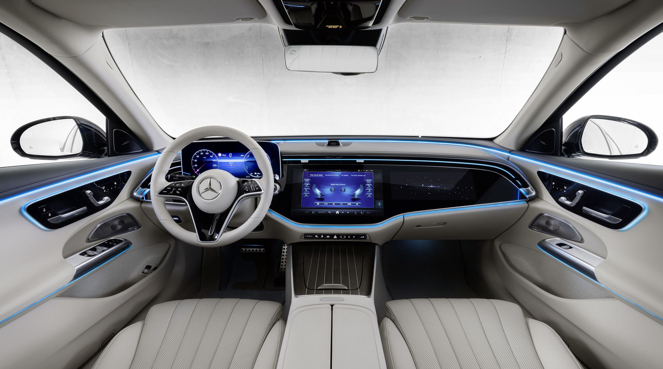 https://gcc-1307444343.cos.accelerate.myqcloud.com/images/cfe196/r_960x540/generations/generation_661f6dd7169a5_2024-mercedes-benz-e-class-interior-101-6446a3da00ebd.jpg