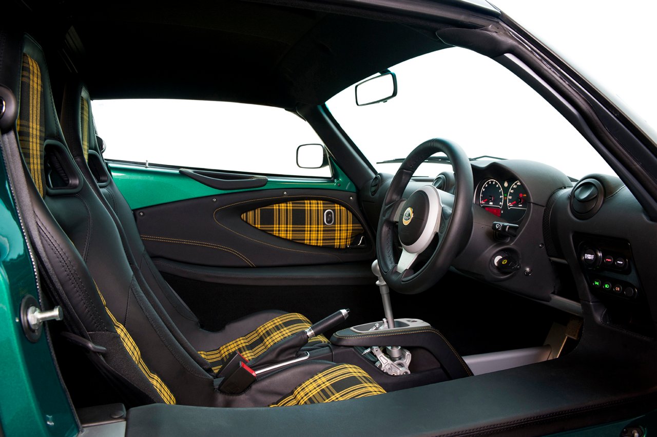 https://gcc-1307444343.cos.accelerate.myqcloud.com/images/e0befb/r_960x540/generations/generation_64a61f3672bb7_lotus-exige-interior-front-seats.jpg
