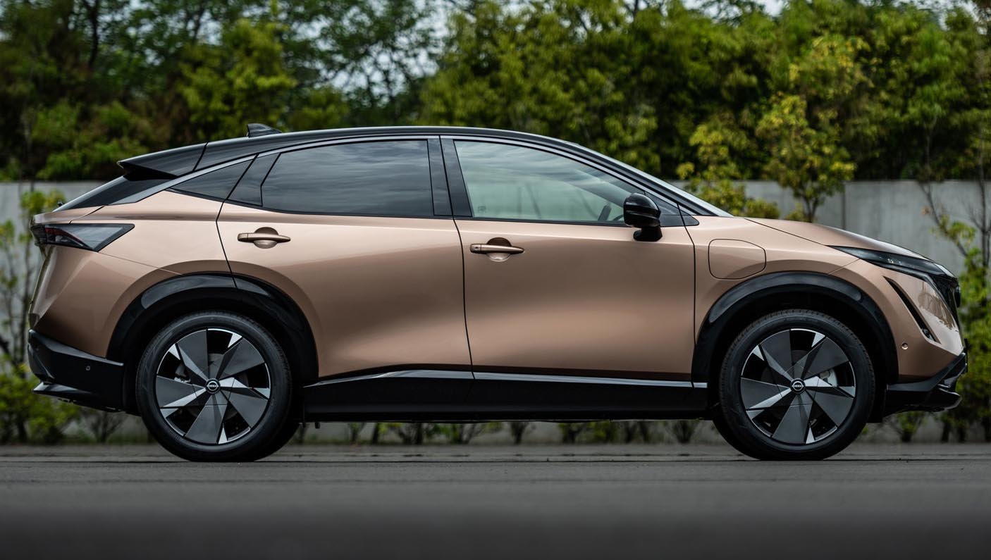 https://gcc-1307444343.cos.accelerate.myqcloud.com/images/e4dff9/r_960x540/generations/generation_649548f4adbd7_nissan-ariya-exterior-side-profile.jpg