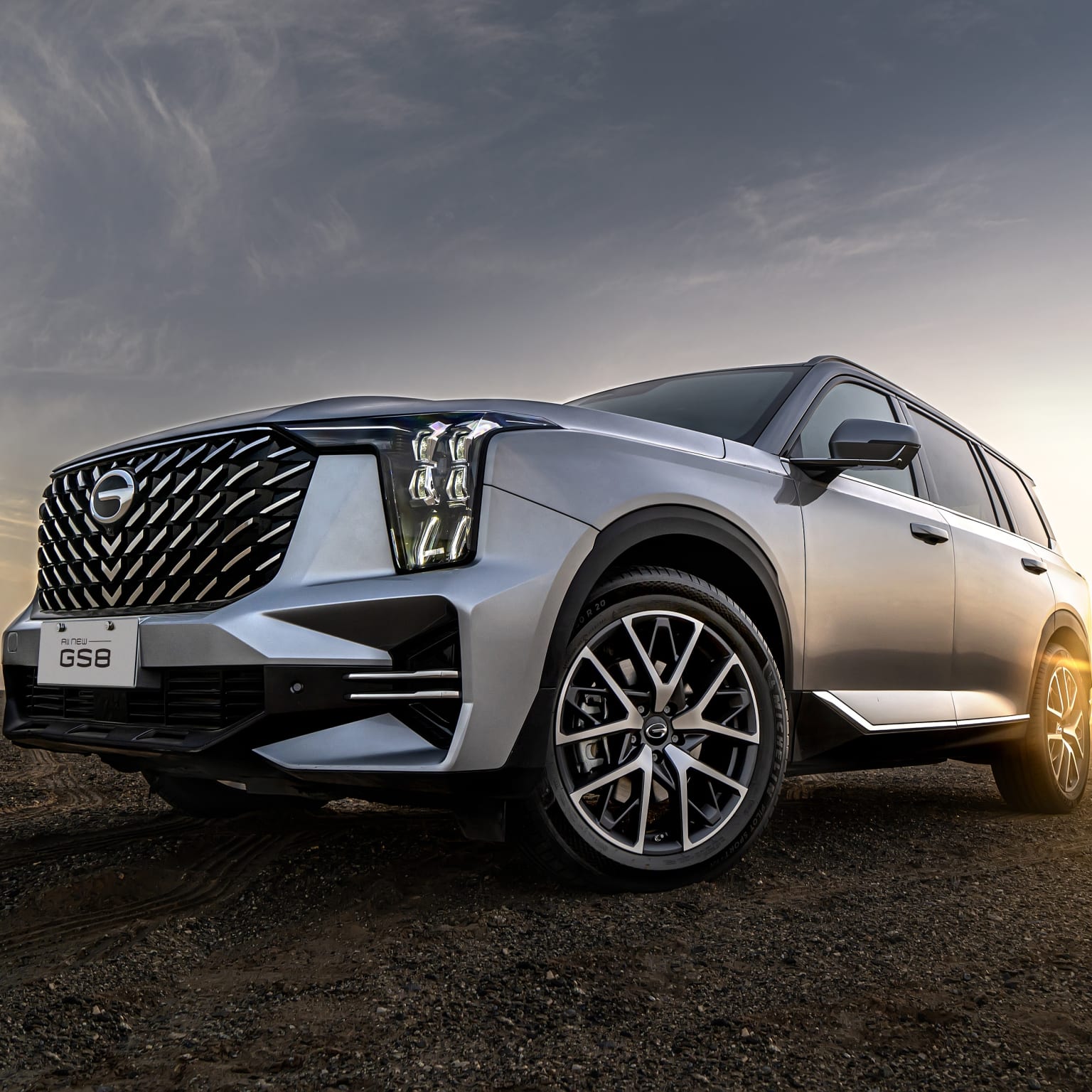 https://gcc-1307444343.cos.accelerate.myqcloud.com/images/e65469/r_960x540/generations/generation_64943742316c2_gac-gs8-exterior-front-grille,-headlight-_-rim.jpg