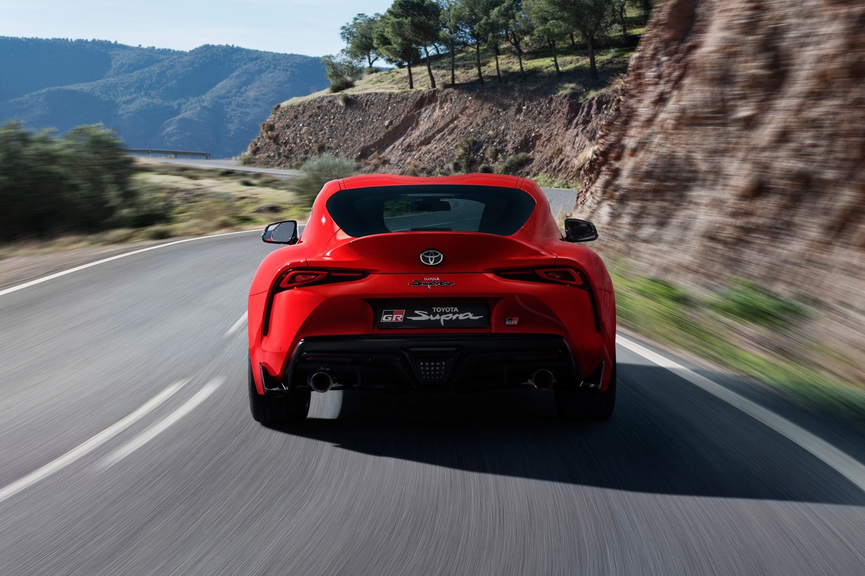 https://gcc-1307444343.cos.accelerate.myqcloud.com/images/e70d2a/r_960x540/generations/generation_64968deeaf0ed_toyota-supra-exterior-rear-profile.jpg