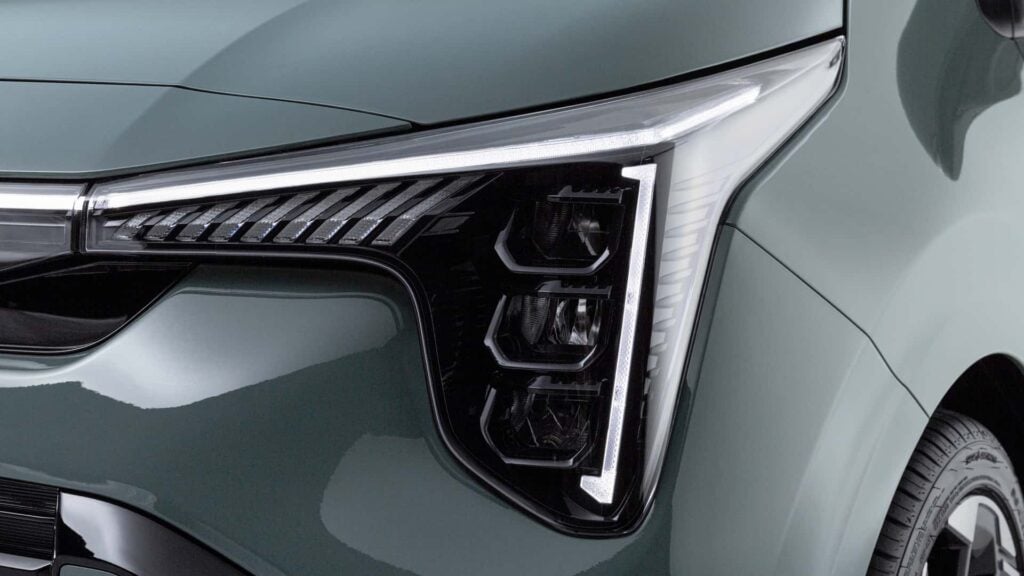 https://gcc-1307444343.cos.accelerate.myqcloud.com/images/ea31b9/r_960x540/generations/generation_6704d47dc7006_kia-picanto-2023-05.jpg