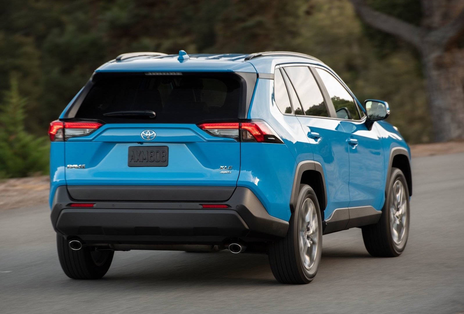 https://gcc-1307444343.cos.accelerate.myqcloud.com/images/eb15c5/r_960x540/generations/generation_6495a4ee88d63_toyota-rav4-exterior-rear.jpg