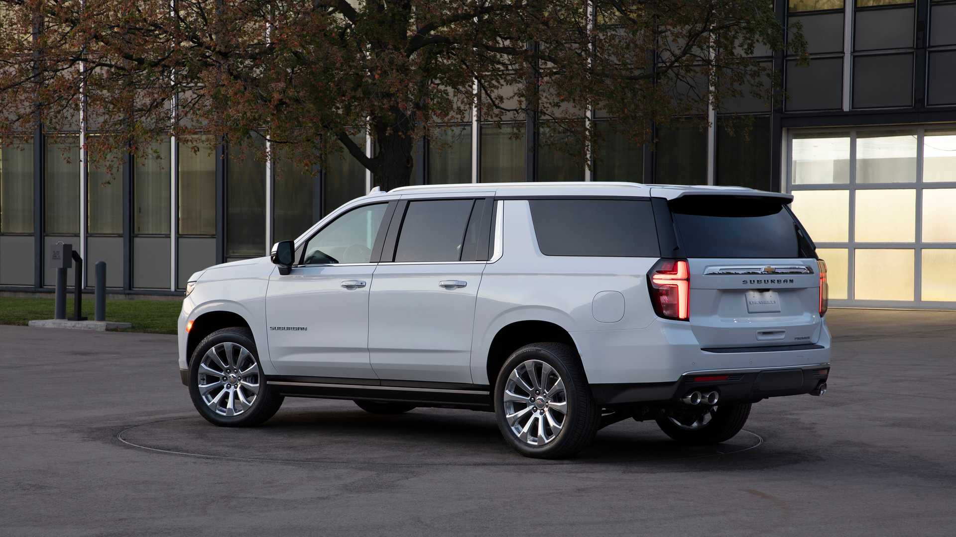 https://gcc-1307444343.cos.accelerate.myqcloud.com/images/eb4efc/r_960x540/generations/generation_64953b7bdc353_chevrolet-suburban-exterior-side-profile.jpg