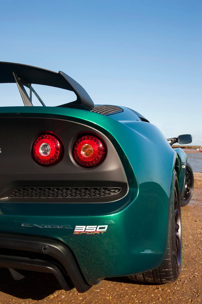 https://gcc-1307444343.cos.accelerate.myqcloud.com/images/f87138/r_960x540/generations/generation_64a61f3644a86_lotus-exige-exterior-tail-light.jpg