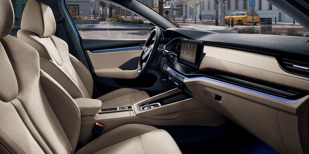 https://gcc-1307444343.cos.accelerate.myqcloud.com/images/f9f985/r_960x540/generations/generation_64a3a176f05c9_skoda-octavia-interior-front-seats.jpeg