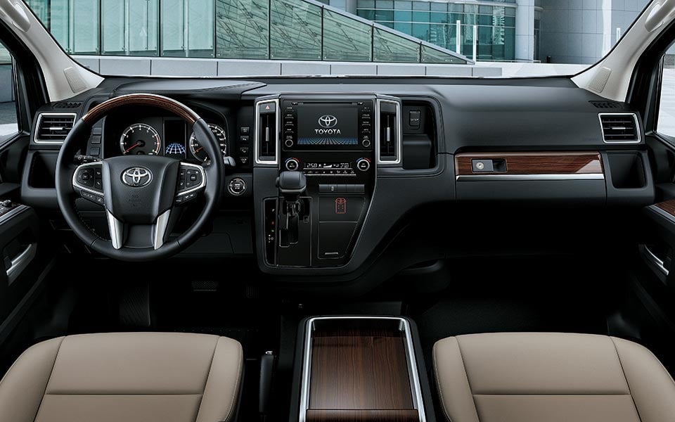 https://gcc-1307444343.cos.accelerate.myqcloud.com/images/fc5473/r_960x540/generations/generation_649958c2bc9a6_toyota-granvia-interior-cockpit.jpg