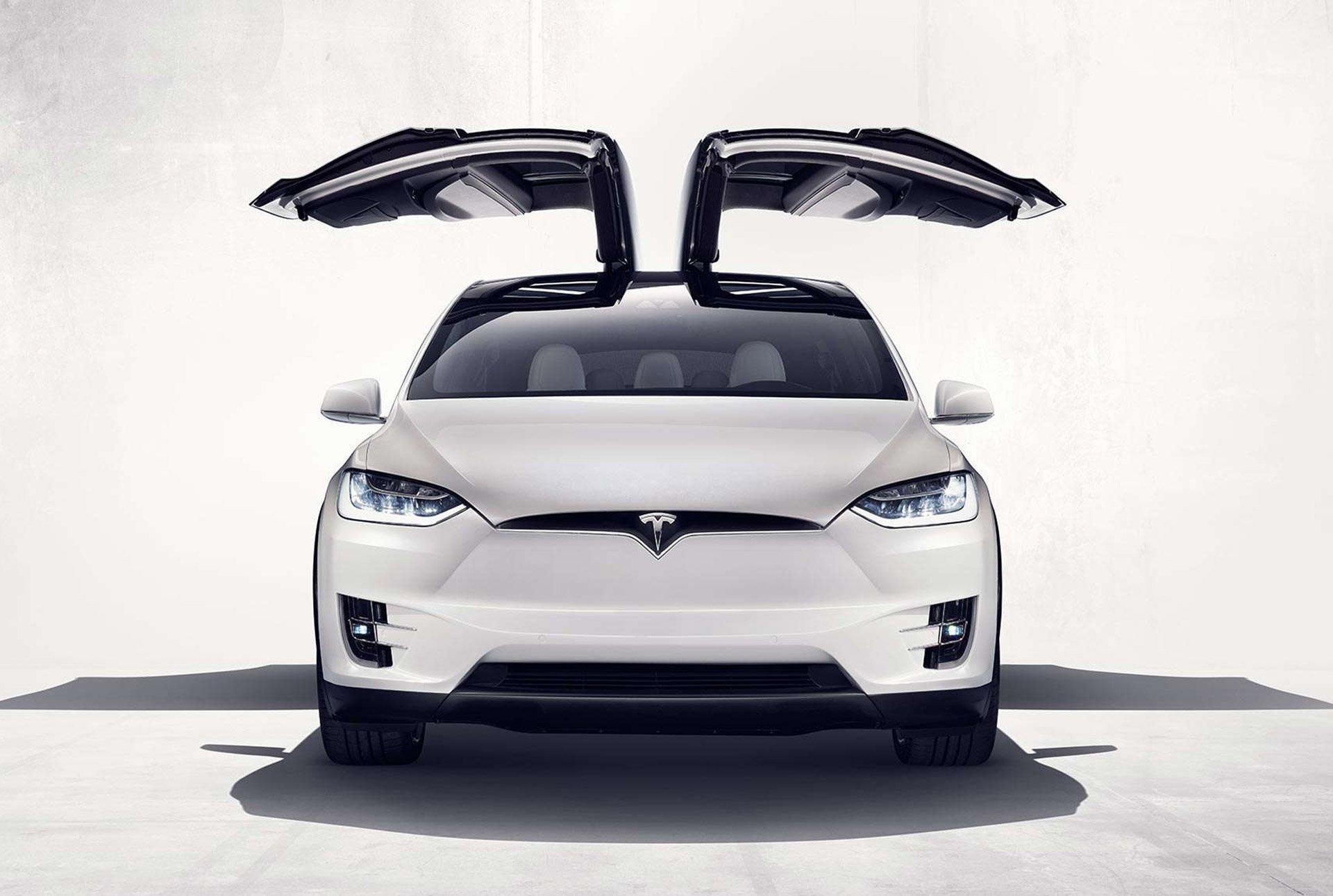 https://gcc-1307444343.cos.accelerate.myqcloud.com/images/fd2d10/r_960x540/generations/generation_64a6406579944_tesla-model-x-exterior-front.jpg